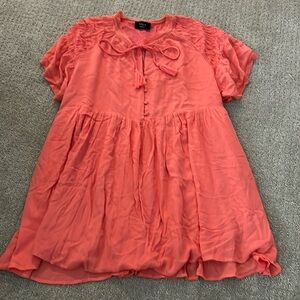 Women’s flowy thigh length dress